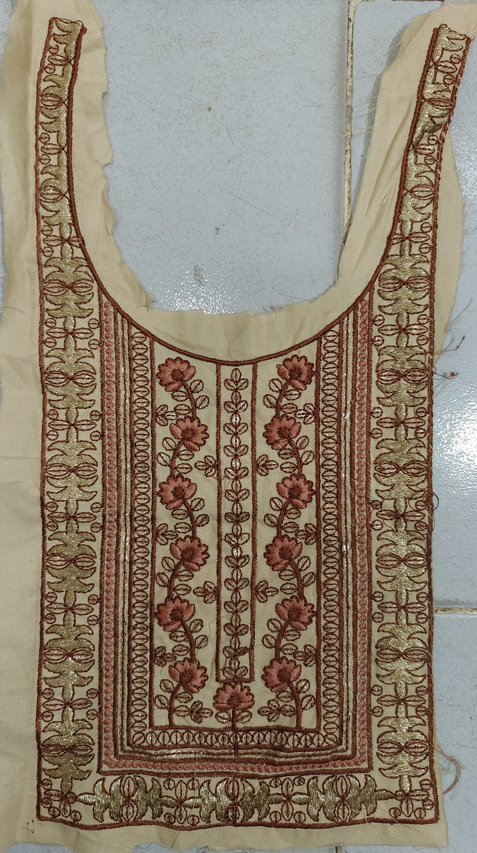 Sequince Neck