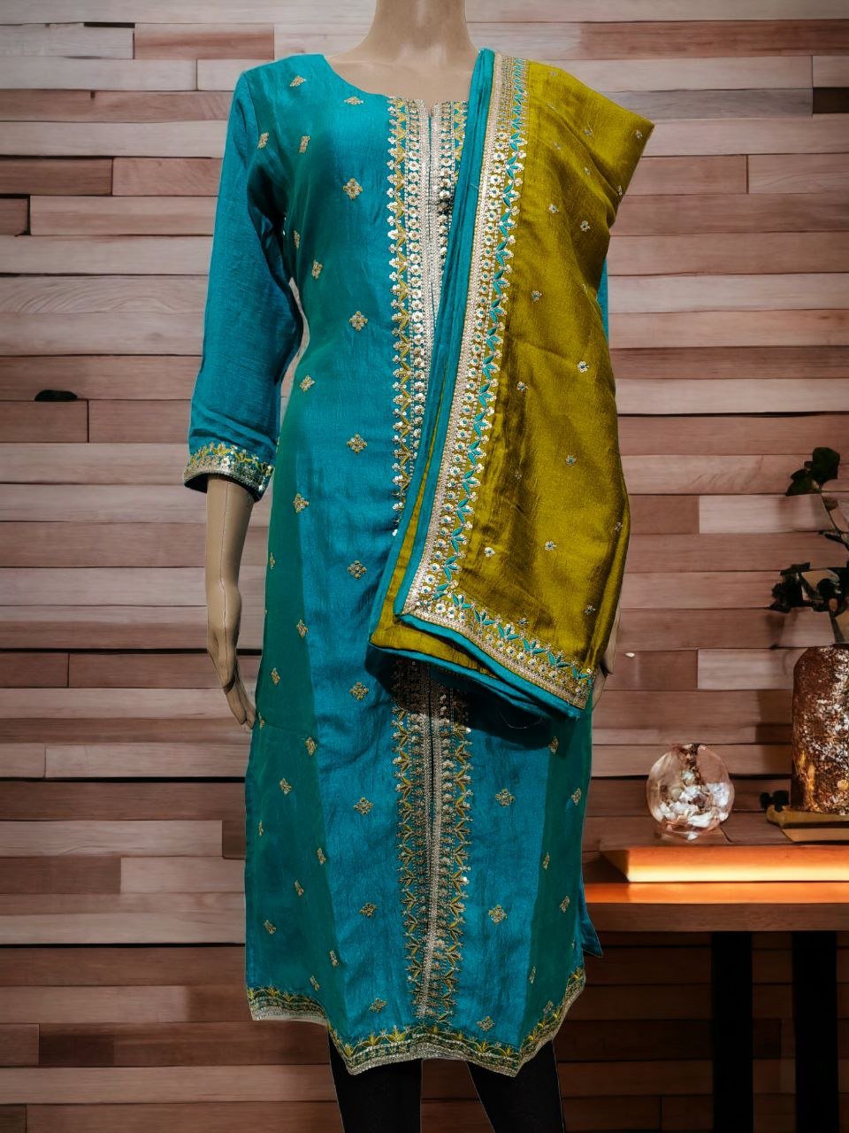 Sequince  kurti