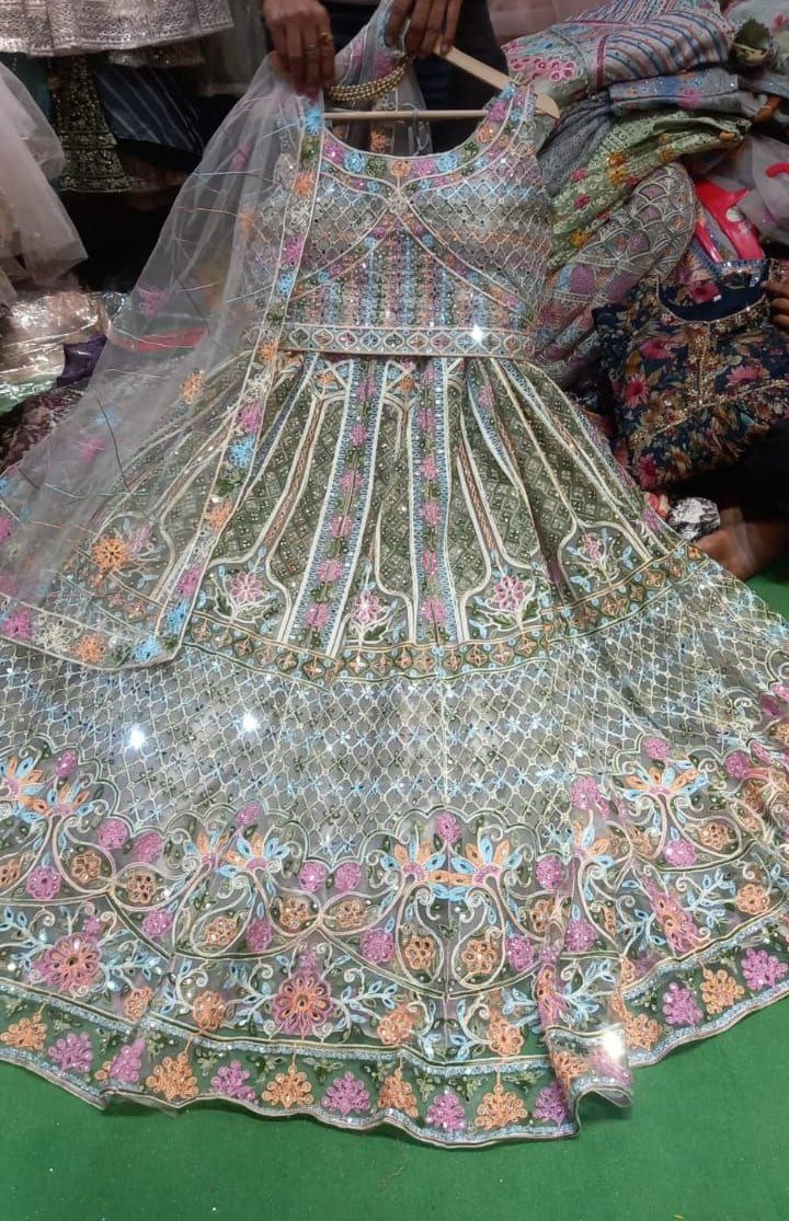 Chain Neck & Choli Ghaghara