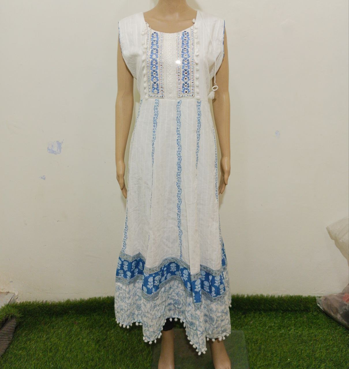 FANCY KURTI NECK PATTI DAMAN