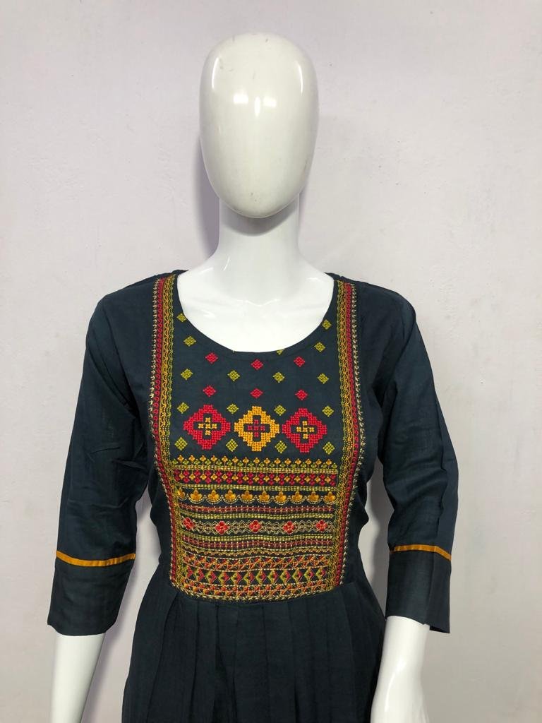 tabal kurti neck
