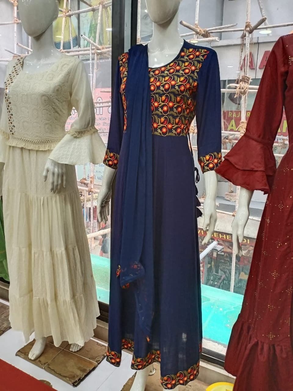kurti and dupatta