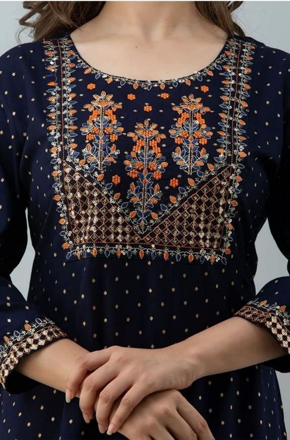 Sequince Neck